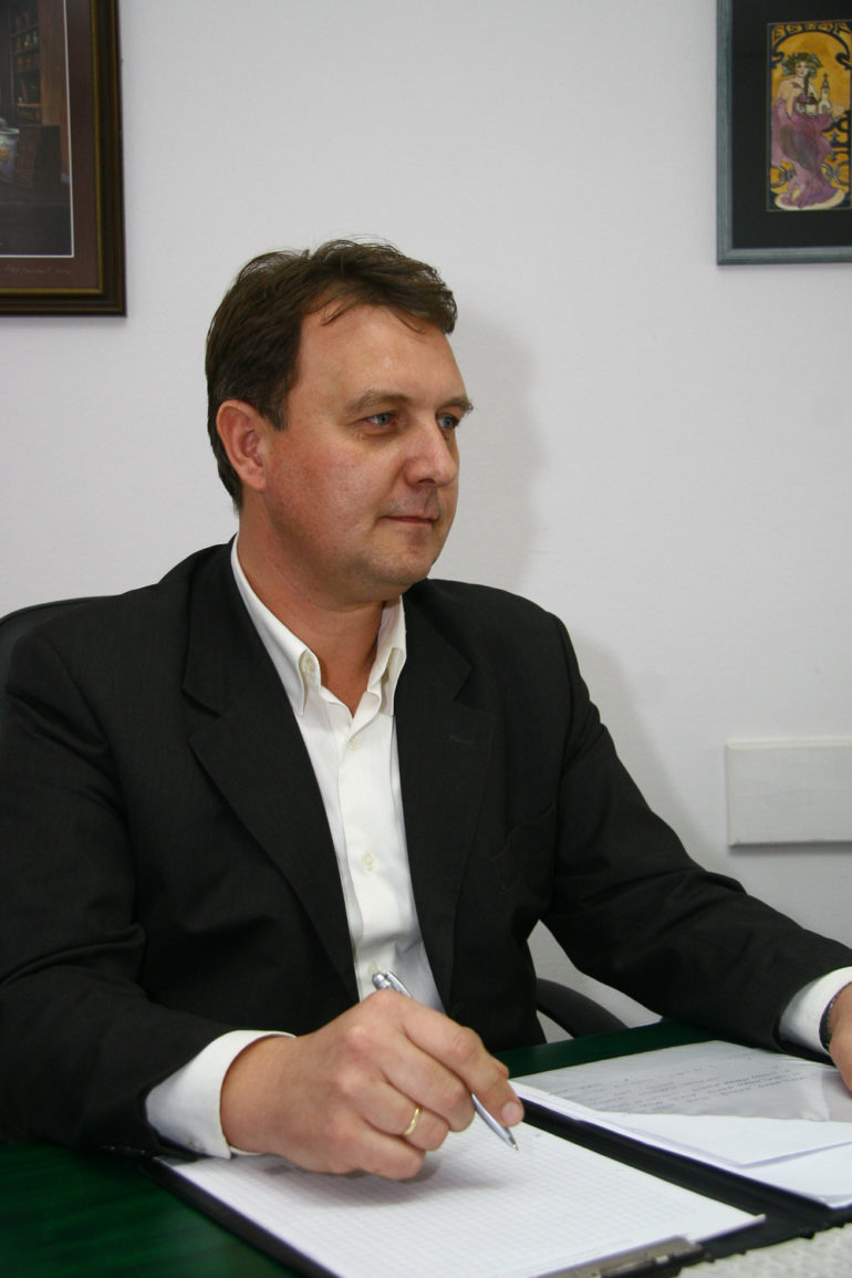 Oba­ve­ze re­dov­no  iz­vr­ša­va­ne