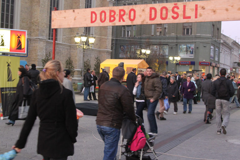 Uz sva­to­vac- la­ga­ni be­ća­rac