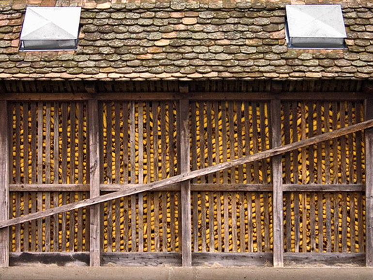 De­fi­cit pa­da­vi­na obo­rio pri­nos