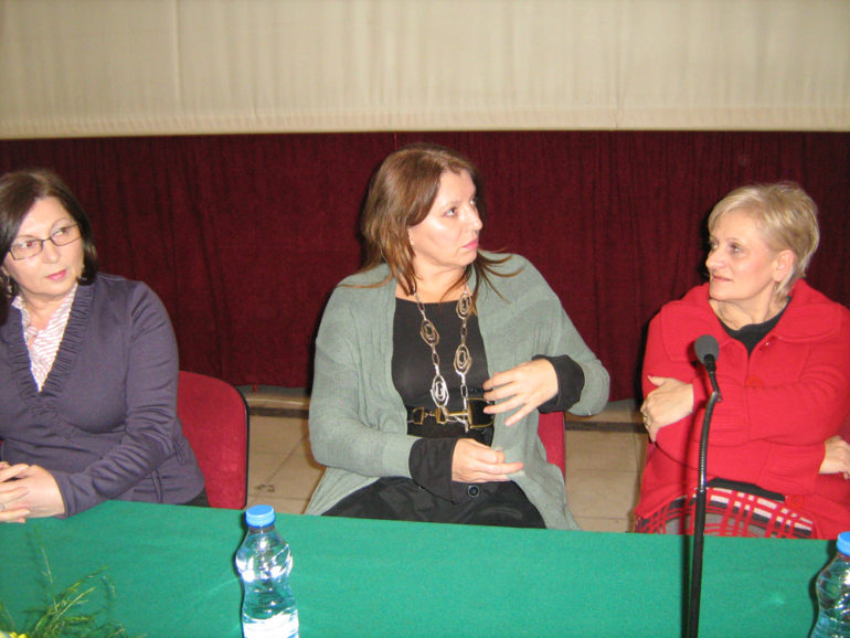 Na­si­lje je pi­ta­nje na­sle­đa