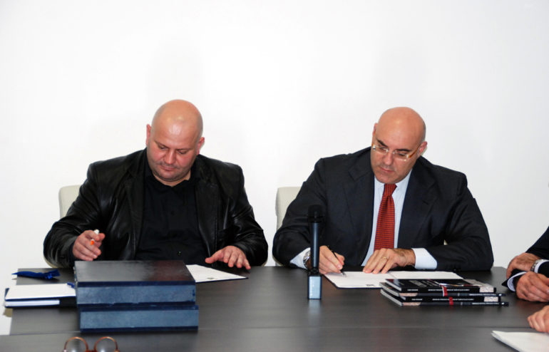 Sprem­ni za ši­ru sa­rad­nju