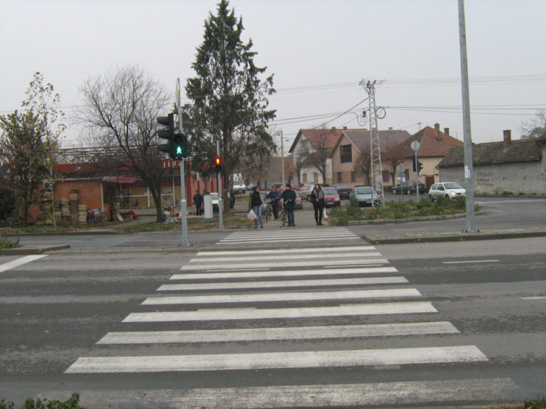 No­vi se­ma­for na bu­le­va­ru