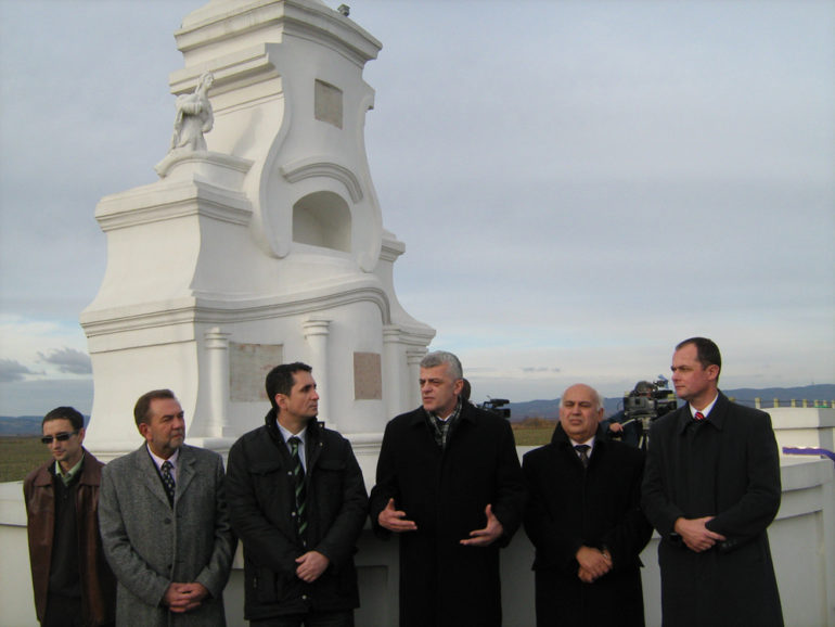 Spo­me­nik ku­gi, i ži­vo­tu  ko­ji se ni­je pre­dao