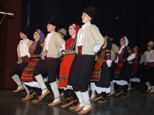 Ve­če pe­sme, igre i mu­zi­ke