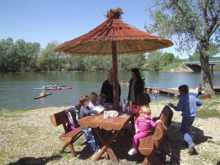 Promocija mobilijara u Višnjićevu