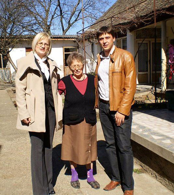 Pred­sed­ni­ca u po­se­ti pen­zi­o­ner­ka­ma