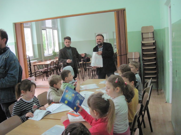 Edukativni materijal o saobraćaju za prvake