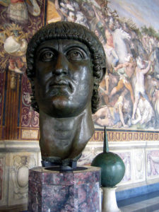 Glava sa bronzane statue cara Konstantina 