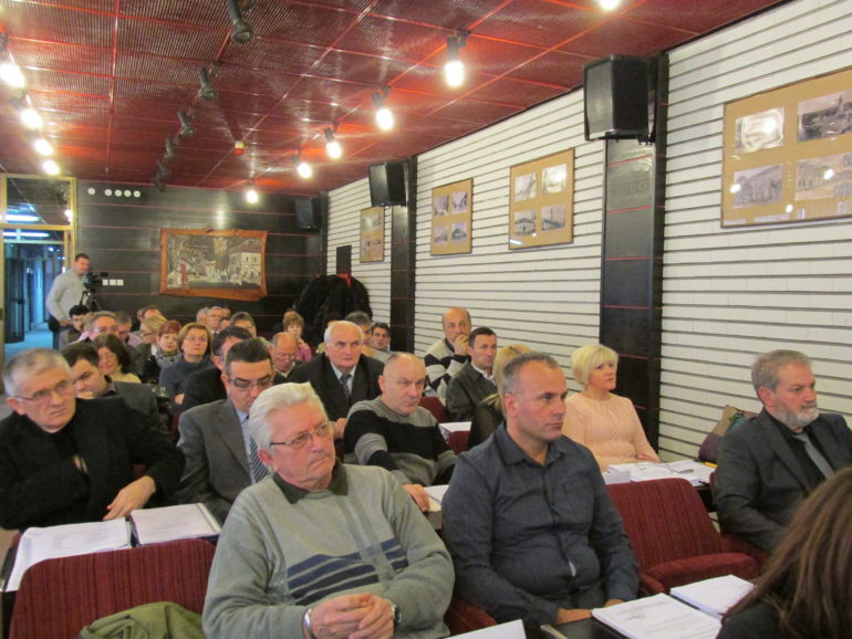 Skupštinsko zasedanje u Rumi