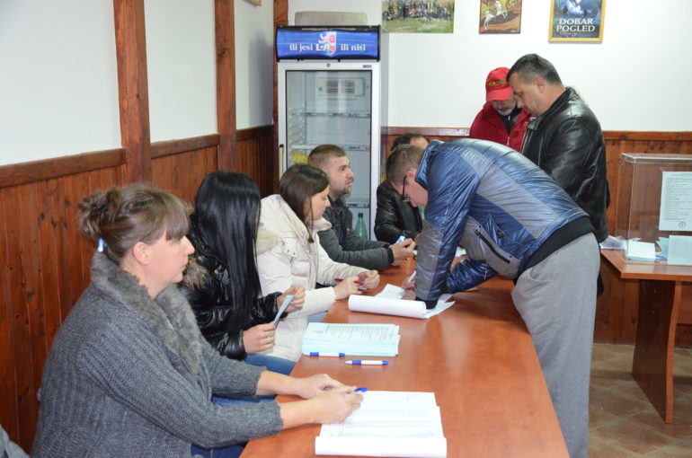 Ubedljiva pobeda naprednjaka