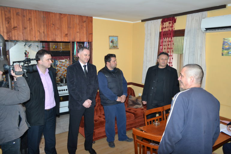 Đurićima stiže pomoć