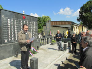 Polaganje venaca na Gradskom groblju