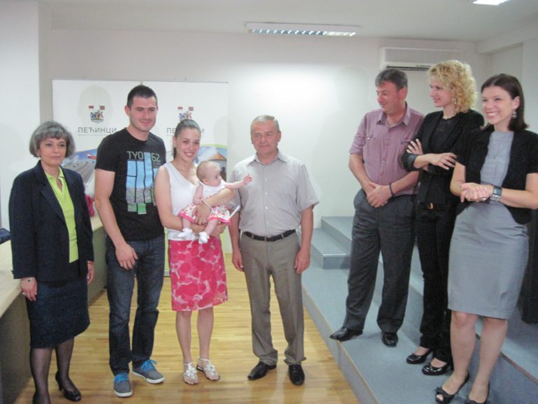 Za svaku bebu po 40.000 dinara