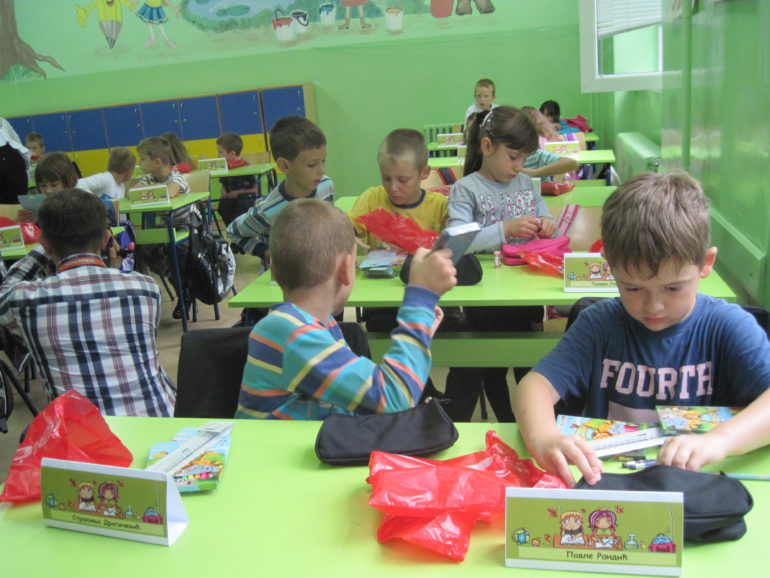 Školski pribor za prvake staropazovačke opštine