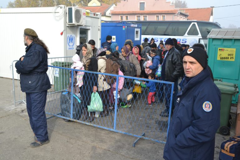 Izbeglice i dalje pristižu u Šid