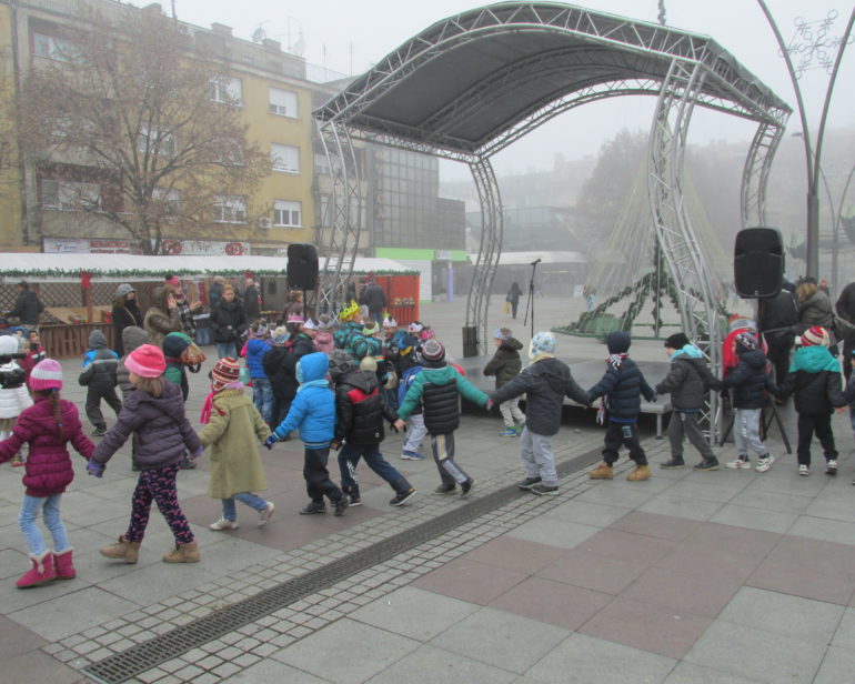 Otvorena Novogodišnja ulica