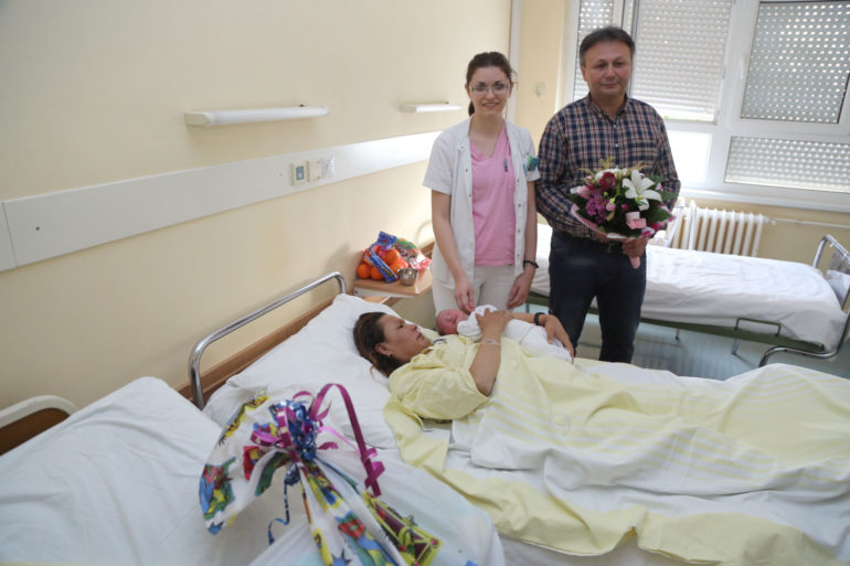 Prva beba – Avganistanka