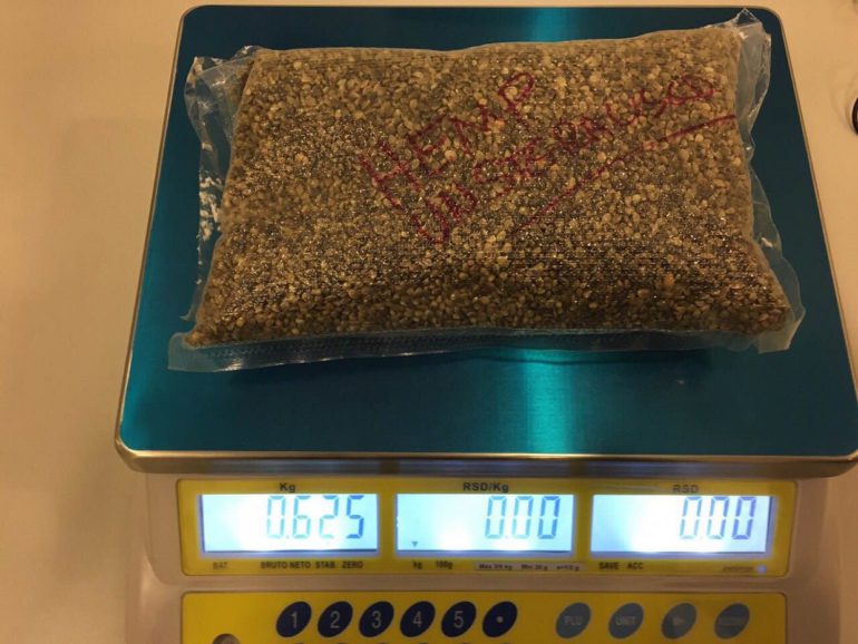 Na auto-putu otkrivene semenke marihuane