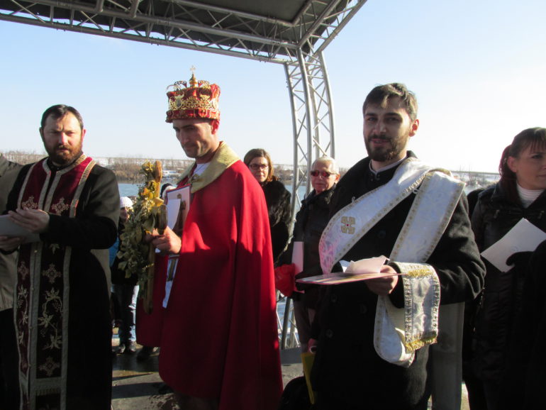 Plivanje za Časni krst u Rumi