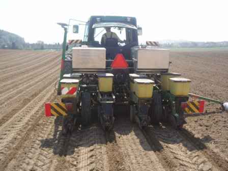 Finansijska pomoć poljoprivrednicima u Inđiji