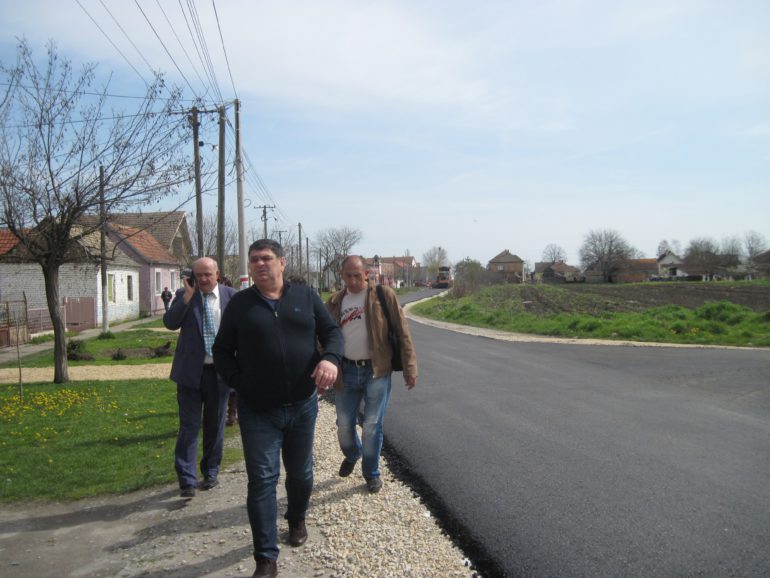 Počelo asfaltiranje svih neasfaltiranih ulica u opštini Stara Pazova