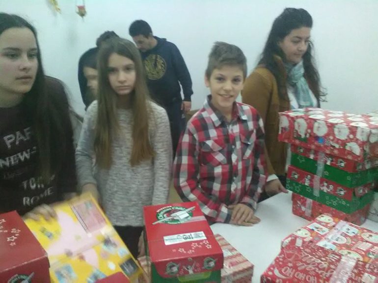 Podelili 600 paketića