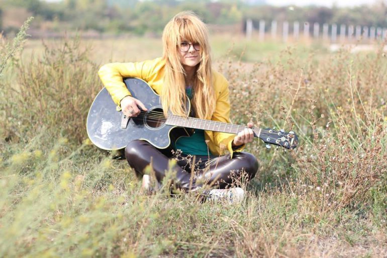 Todora spaja „nespojivo“ i uživa