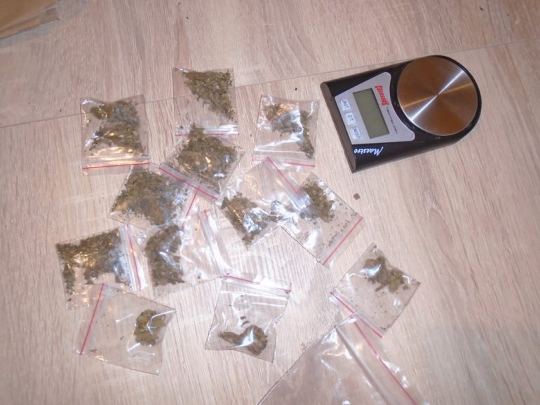 Zaplenjeni marihuana i spid