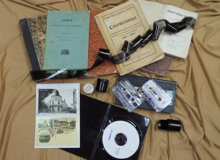 Prikupljanje knjiga i dokumenata o Mitrovici