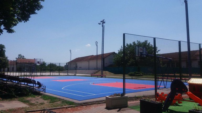 Teren u Inđiji otvara košarkaš Raduljica..