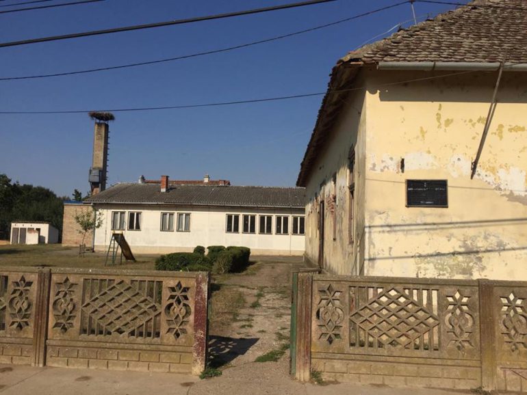 Zasavica 1 – čekajući rekonstrukciju školske zgrade