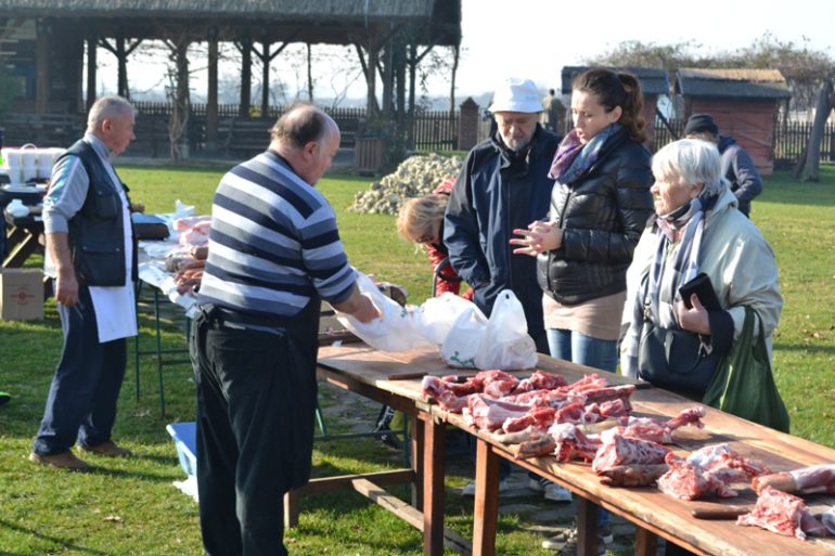 Sremski svinjokolj na Zasavici