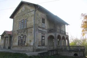 Дворац у Јарковцима