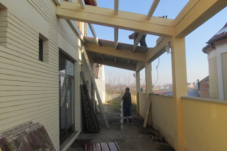 ZAMENA KROVA NA SEOSKOM DOMU KULTURE