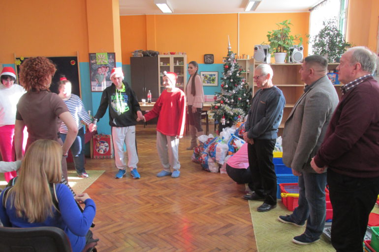 PAKETIĆI ZA DECU I MLADE SA SMETNJAMA U RAZVOJU