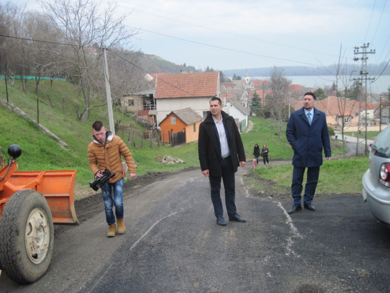 Asfaltiranje ulica u Starom Slankamenu