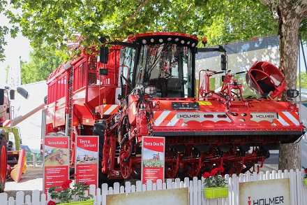 Na Poljoprivrednom sajmu najskuplji kombajn – 600 hiljada evra