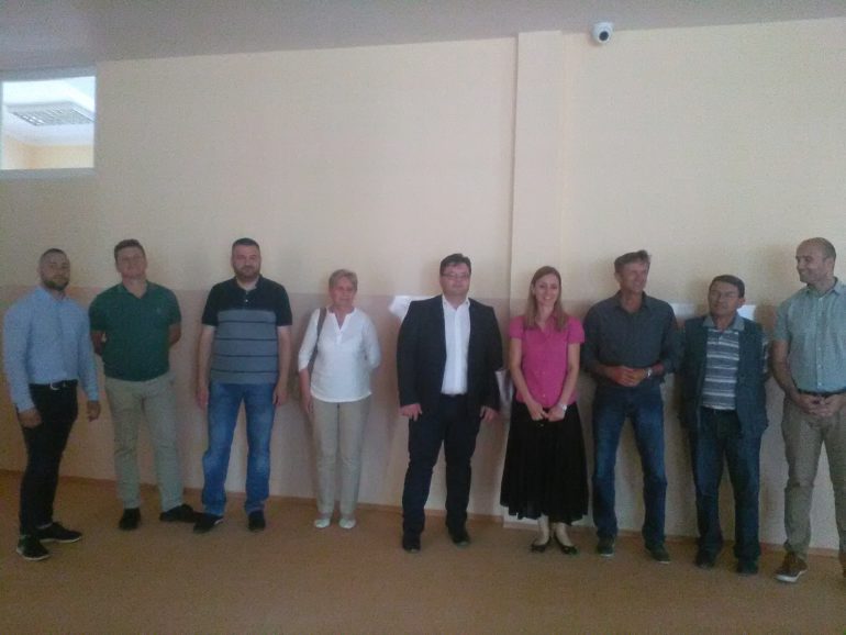 Primopredaja škole u Mačvanskoj Mitrovici