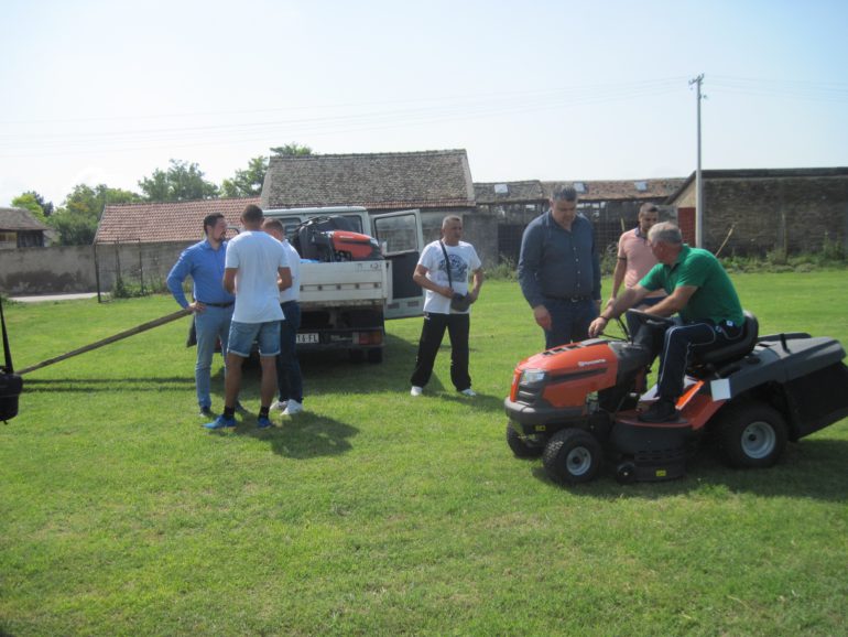 Kosačice za održavanje fudbalskih terena