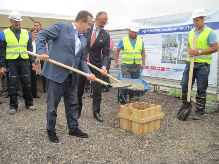 Izgradnja stanova za izbeglice iz BiH i Hrvatske u Staroj Pazovi
