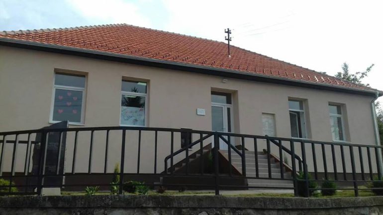Otvorena renovirana škola u Molovinu