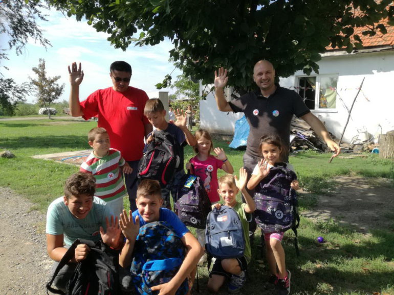 Socijalno ugroženi osnovci dobili rančeve i školski pribor