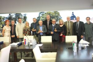 Награђени писци са домаћинима