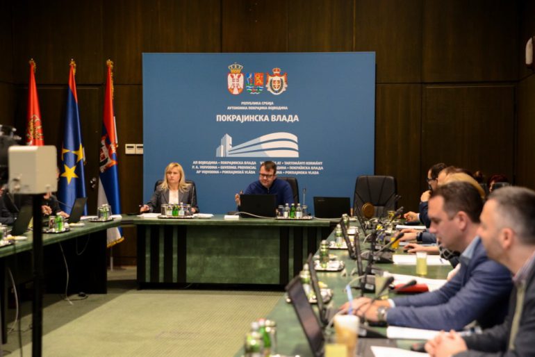 Nezaposlene majke, za treće ili četvrto dete u Vojvodini dobijaće 15.000 dinara mesečno