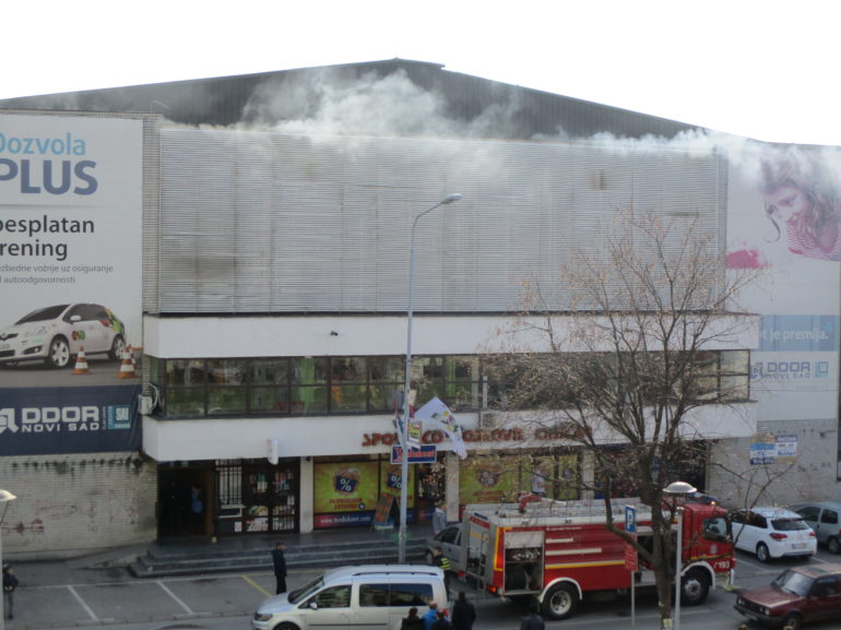 Požar u rumskom sportskom centru