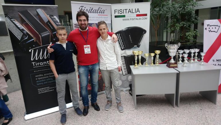 Prve nagrade za mlade harmonikaše