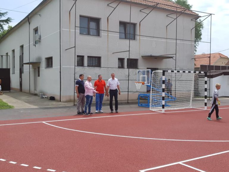 Otvoreni rekonstruisani sportski tereni