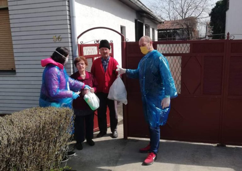 Nastavlja se podela paketa u Rumi