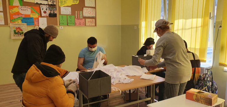 Мigranti šiju maske