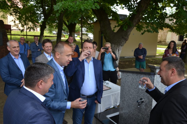 Igor Mirović u poseti šidskoj opštini